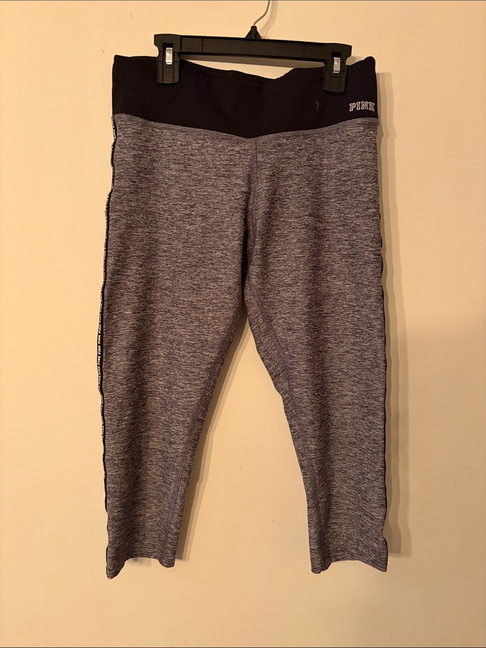 PINK Victoria's Secret Gray & Black Capri Leggings— EUC